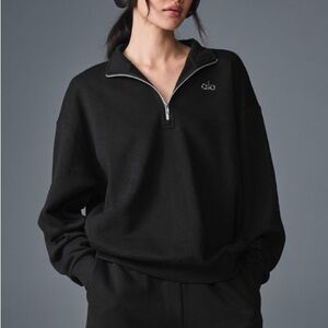 ALO Yoga Black Crew Neck Sweater Warm and Versatile